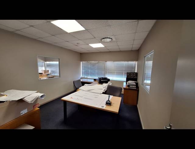 1,038M² WAREHOUSE TO LET IN WYNBERG